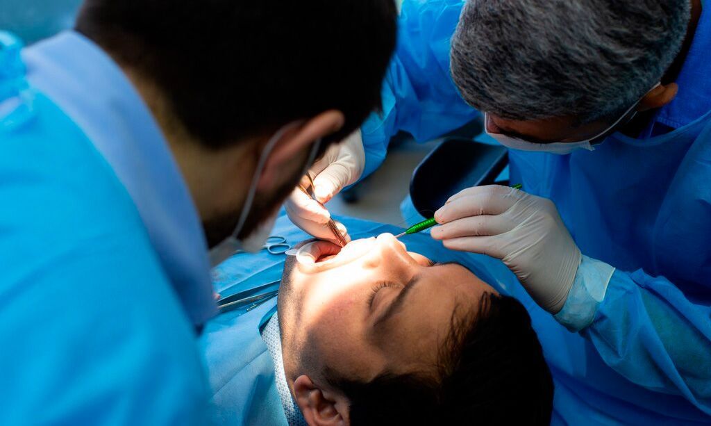 cirugía dental en La Sagrera en Barcelona Blaudent